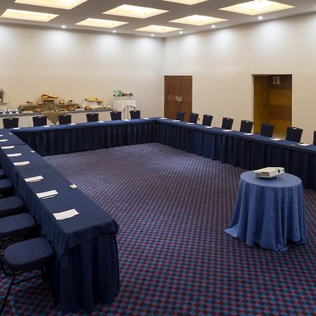 墨西哥佩德雷加尔卡米奥真实酒店 墨西哥城 外观 照片 A meeting room at the Sheraton Vistana Resort