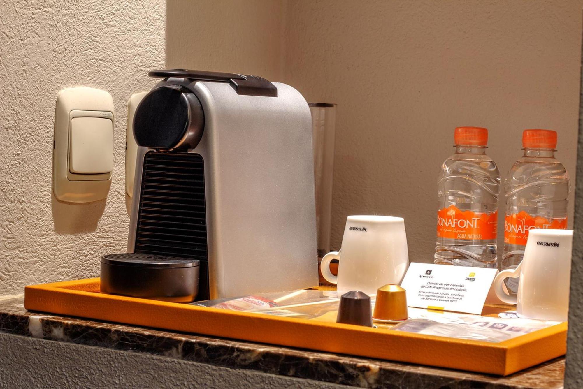 墨西哥佩德雷加尔卡米奥真实酒店 墨西哥城 外观 照片 A Nespresso coffee machine in a hotel room